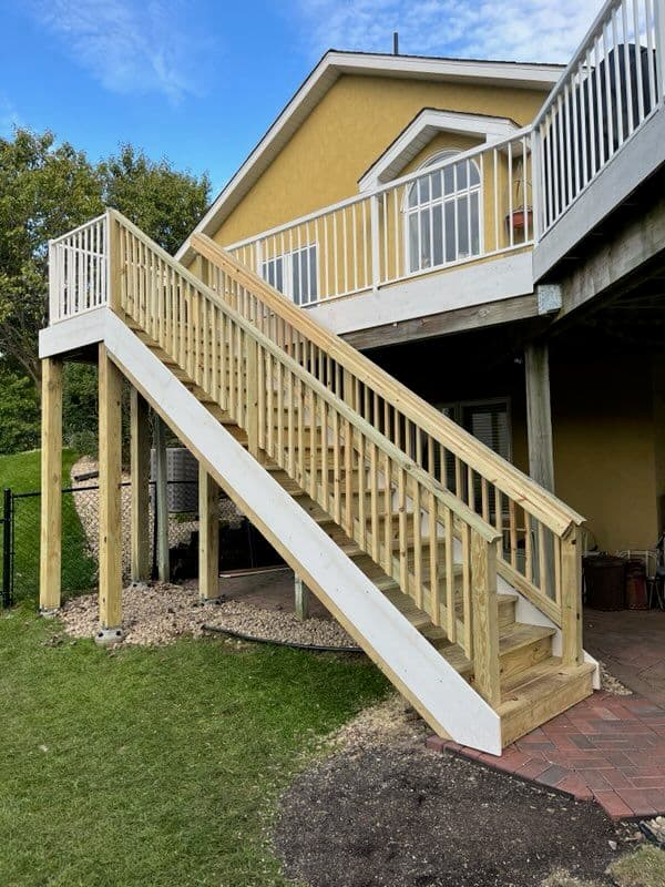 Gallery photos for Stunning Deck Staircase at Walker Outdoor Solutions: Image #3
