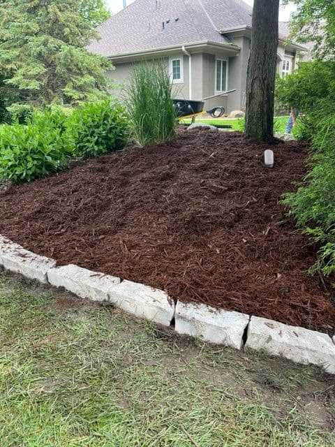 Fon Du Lac Stone Edging Transforms Landscape