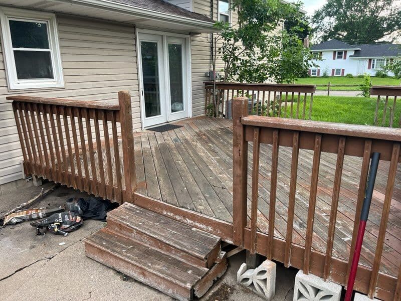 Gallery photos for Sleek and Durable Deck Transformation by Walker Outdoor Solutions: Image #2
