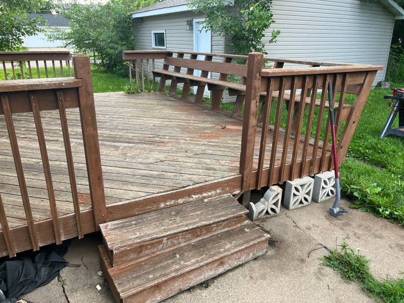 Gallery photos for Sleek and Durable Deck Transformation by Walker Outdoor Solutions: Image #3